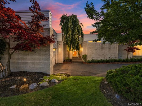 1756 Alexander Drive , Bloomfield Hills, Mi 48302
