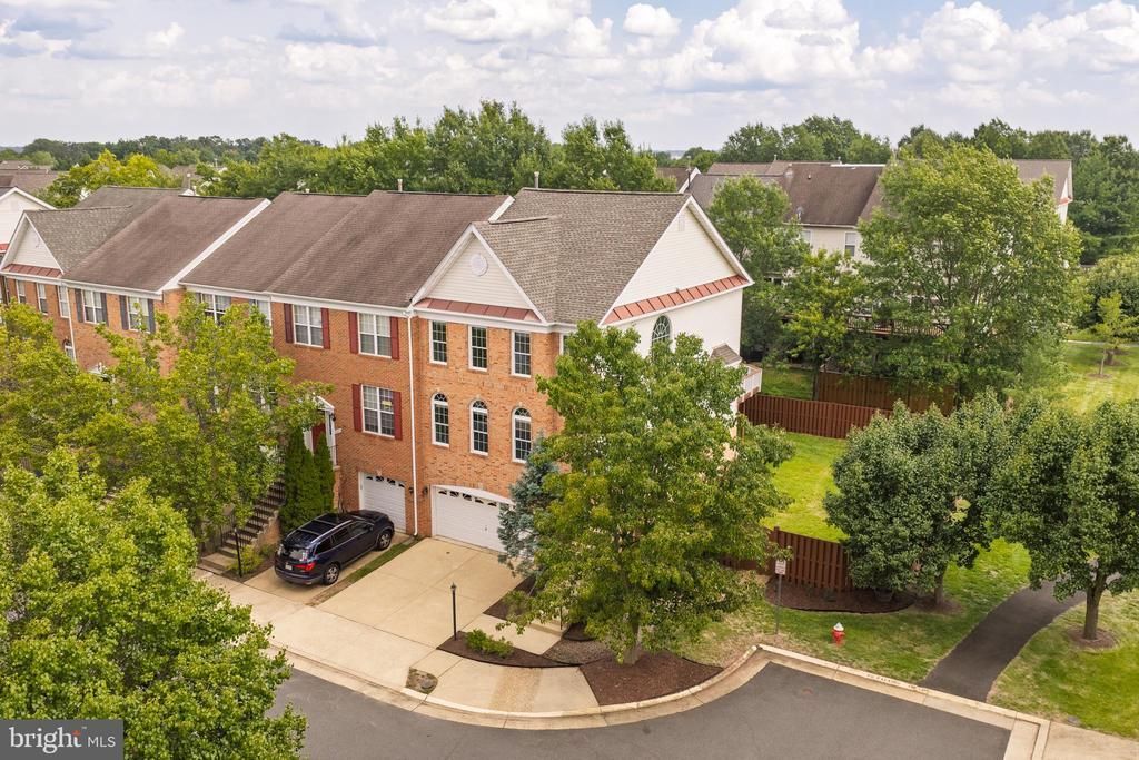 43715 Clemens Terrace, Ashburn, VA 20147 Main Photo