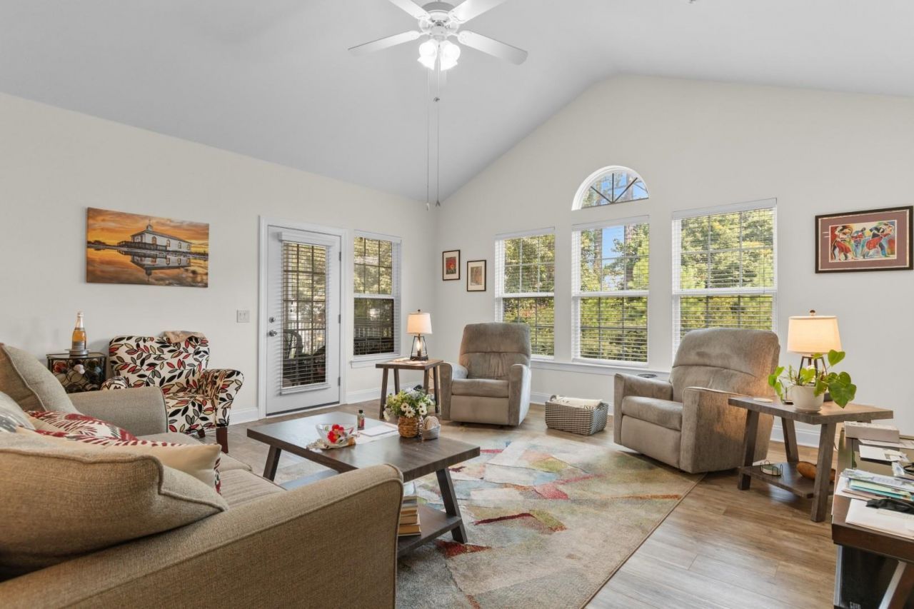 73 Crane Dr. Photo 10