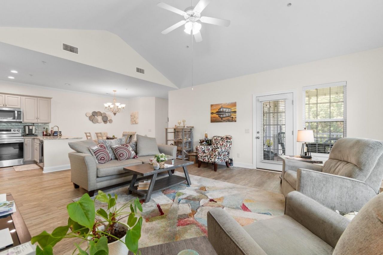 73 Crane Dr. Photo 13