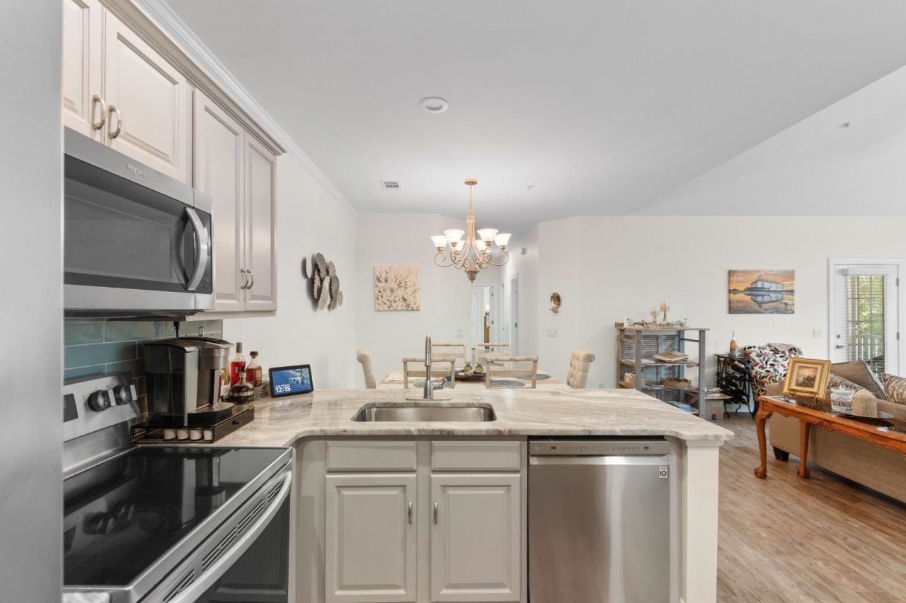 73 Crane Dr. Photo 6