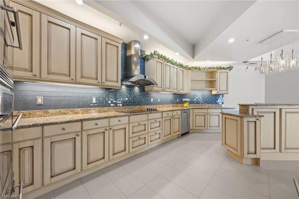 14270 Royal Harbour Ct, Unit 323, Fort Myers, FL 33908 Photo