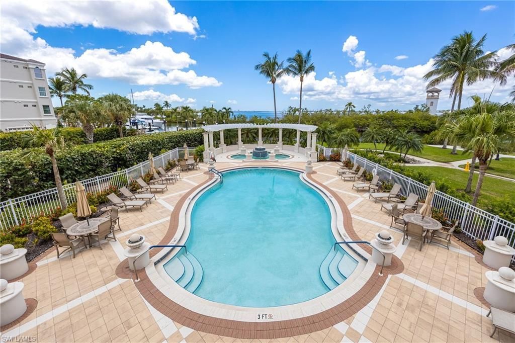 14270 Royal Harbour Ct, Unit 323, Fort Myers, FL 33908 Photo
