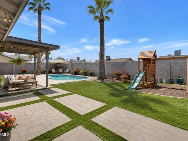 911 W LOUGHLIN Drive, Chandler, AZ 85225