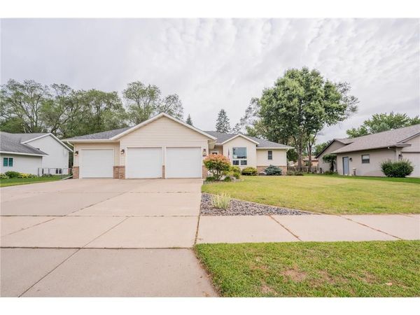 1704 Sierra Drive, Eau Claire, WI 54701