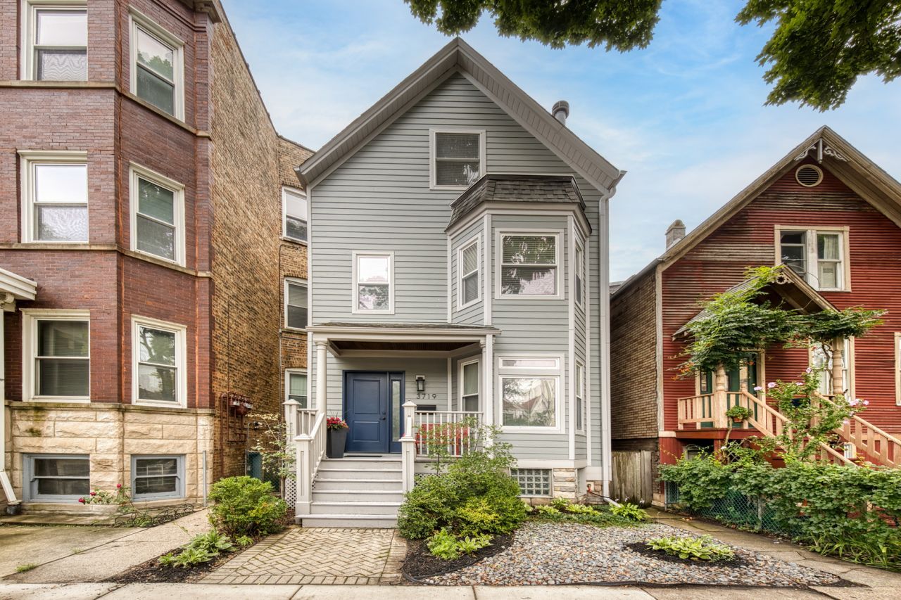 3719 N Janssen Avenue, Chicago, IL 60613 Main Photo
