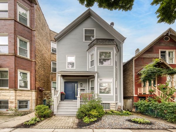 3719 N Janssen Avenue, Chicago, IL 60613