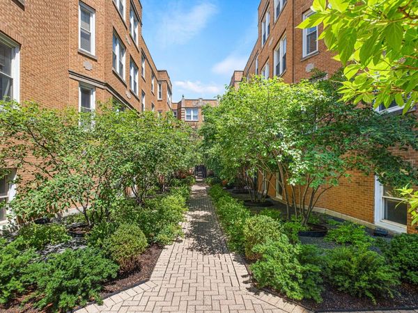 536 W Belmont Avenue , Unit 2S, Chicago, IL 60657