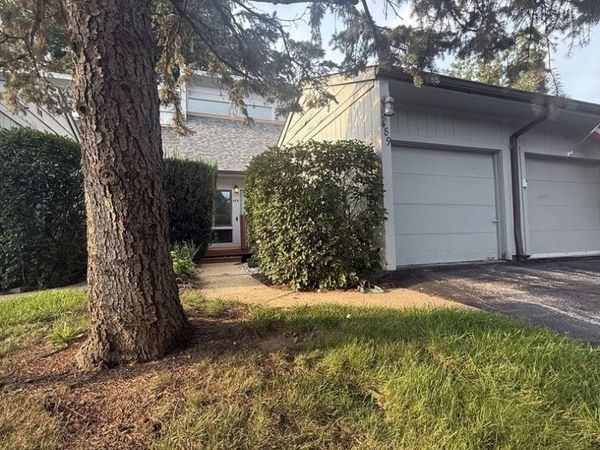 489 44th Avenue Court , Unit 6, East Moline, IL 61244