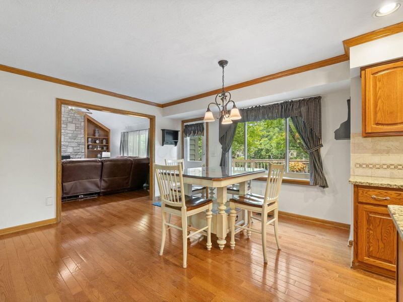 688 Southbluff Drive , Westerville, OH 43082 Photo 5
