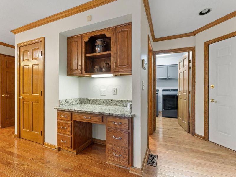 688 Southbluff Drive , Westerville, OH 43082 Photo 7