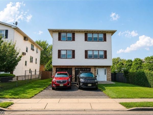 19 Village Pl, Secaucus, NJ 07094