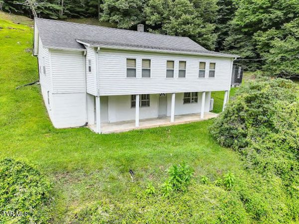 3634 Pine Creek Road, Swords Creek, VA 24649