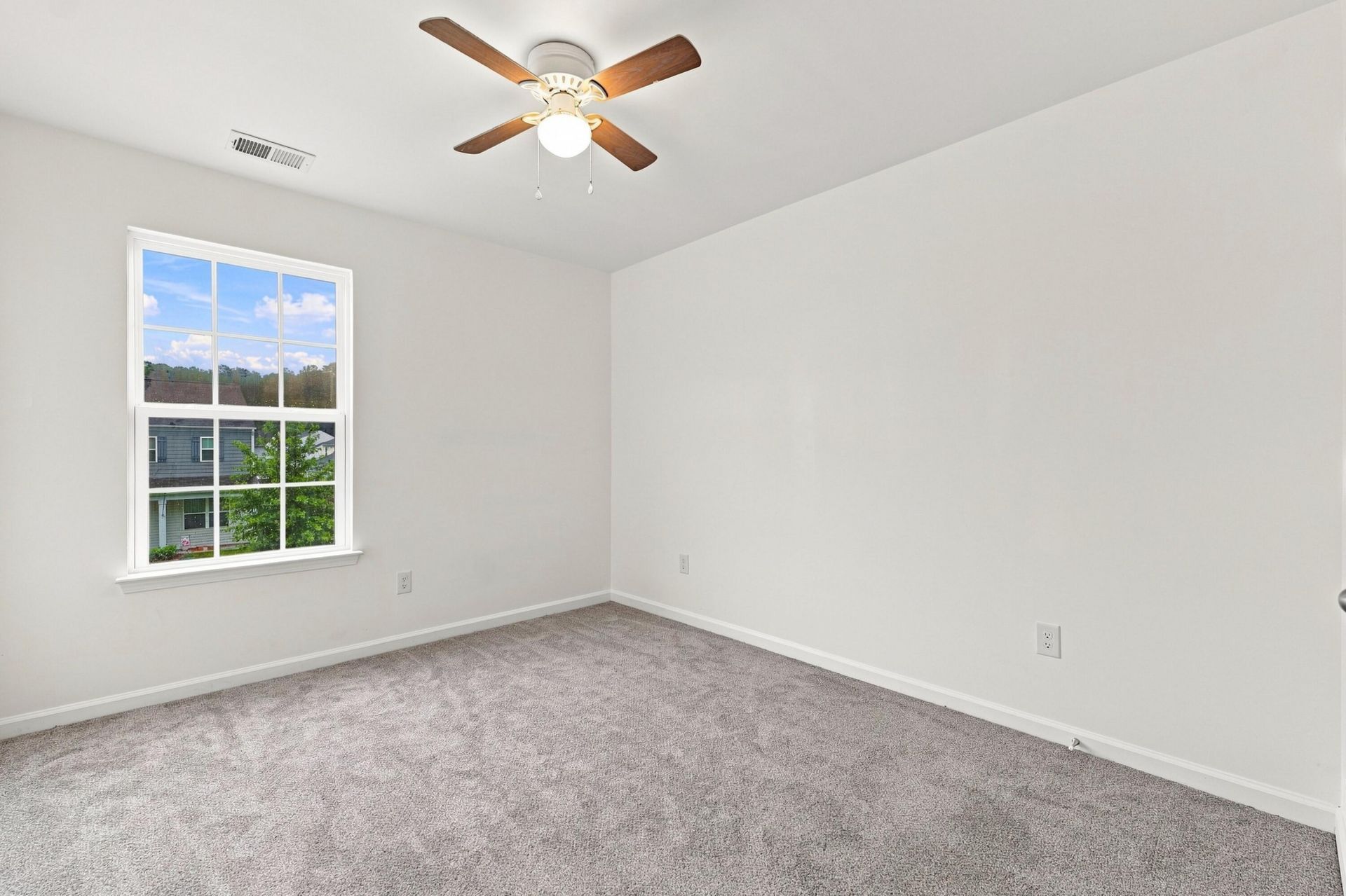 131 Stoney Creek Way Photo 24