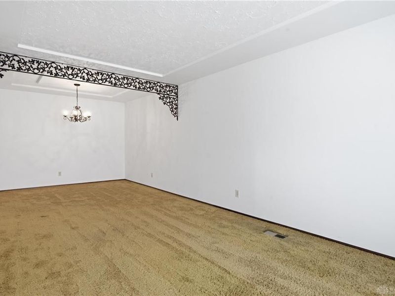 1341 S Elm Street, West Carrollton, OH 45449 Photo 6