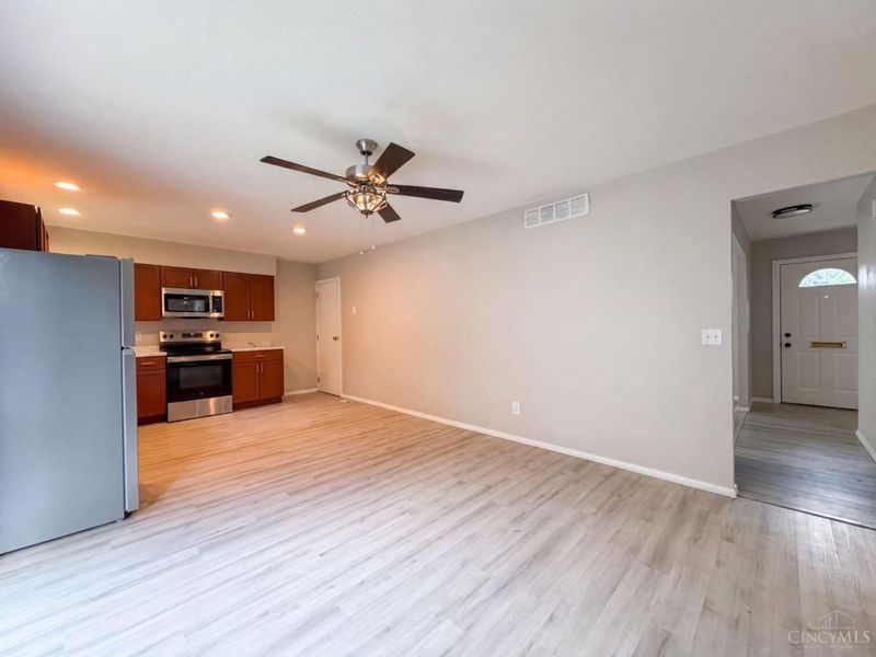 12157 Hitchcock Drive, Forest Park, OH 45240 Photo 9
