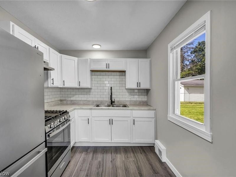 1291 Hardesty Boulevard, Akron, OH 44320 Photo 4