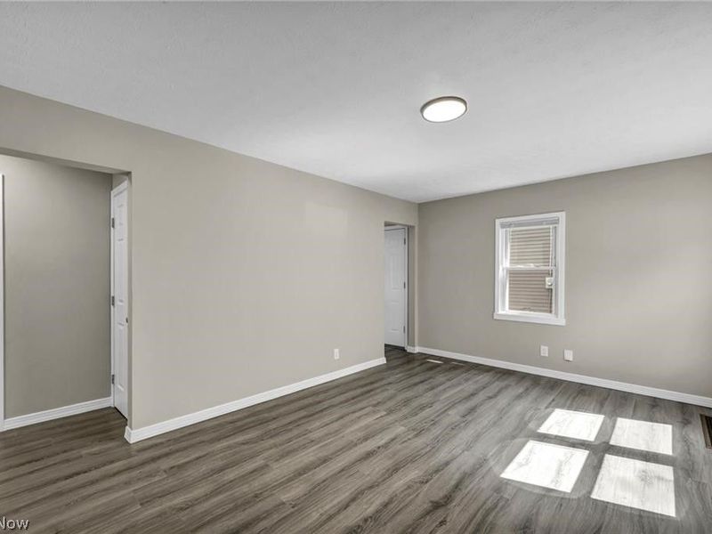 1291 Hardesty Boulevard, Akron, OH 44320 Photo 6