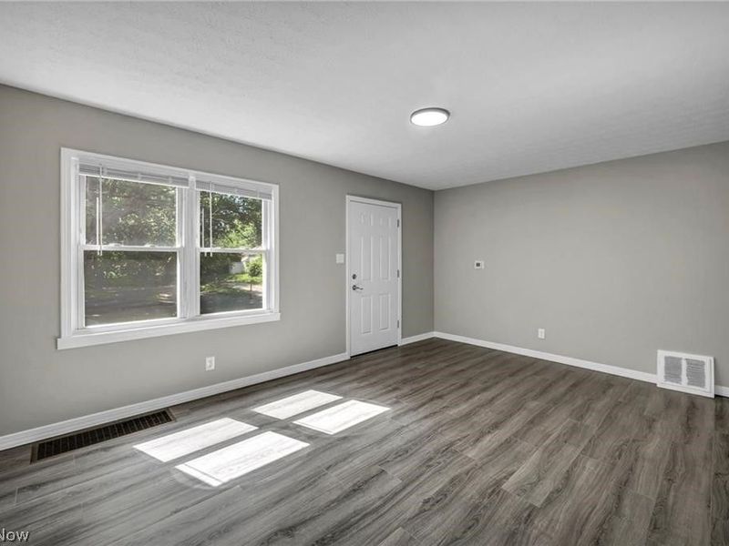 1291 Hardesty Boulevard, Akron, OH 44320 Photo 7