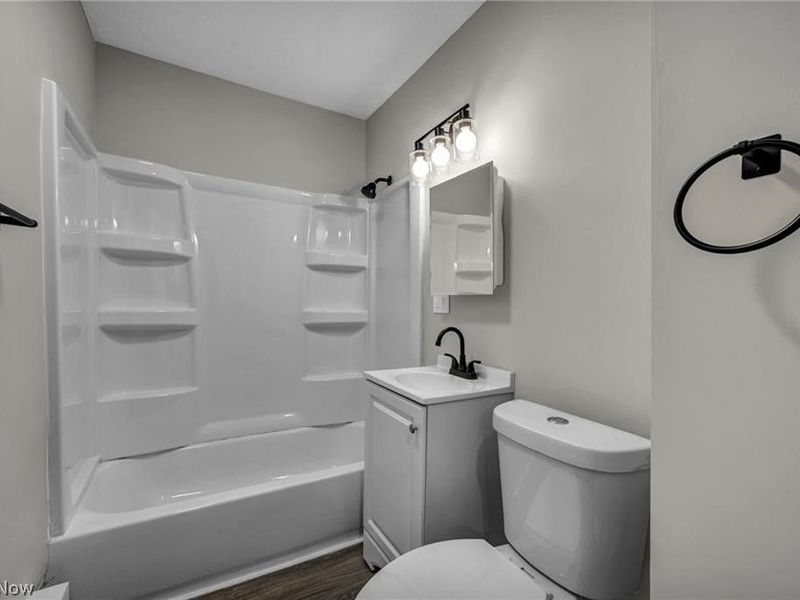 1291 Hardesty Boulevard, Akron, OH 44320 Photo 8