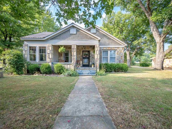 20 Moore Avenue , Batesville, AR 72501