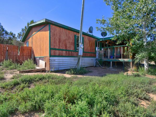 182 County Road A102, Edgewood, NM 87015