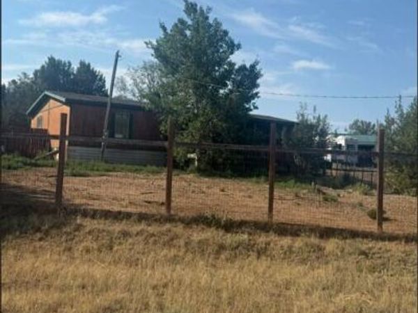 182 County Road A102, Edgewood, NM 87015