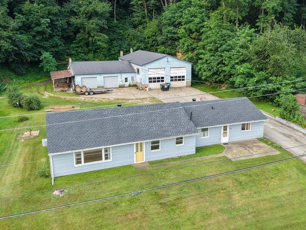 765 E Lake Boulevard, Winona, MN 55987