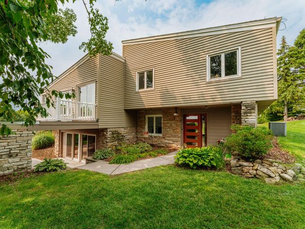 N57W26416 Mountain Meadows Dr, Lisbon, WI 53089