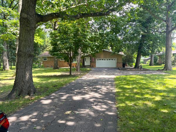 9823 256th Ave, Salem, WI 53168