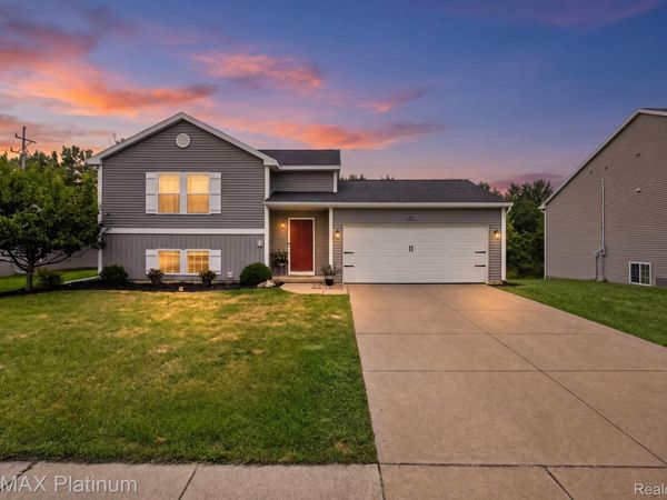 354 Saddlebrook Drive, Linden, Mi 48451