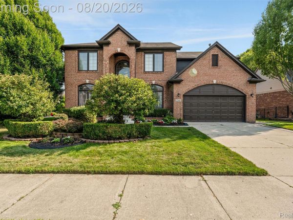 22344 Woodlake Drive, Macomb Township, Mi 48044