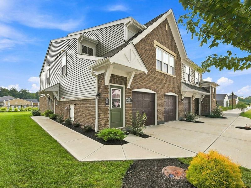 5870 Parkview Lane, Unit 201, Miami Township, OH 45150 Photo 1