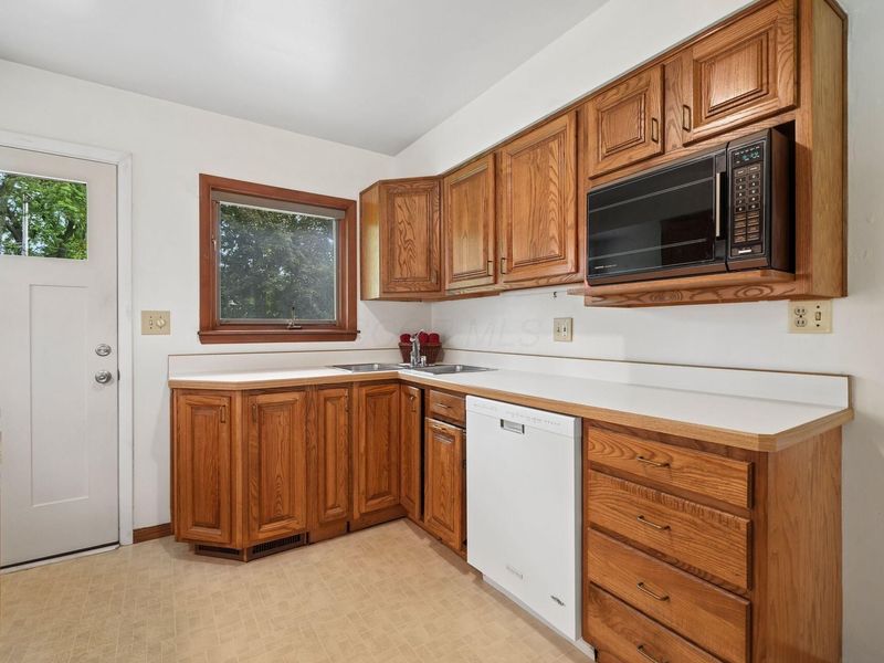 2106 Springhill Drive, Columbus, OH 43221 Photo 14