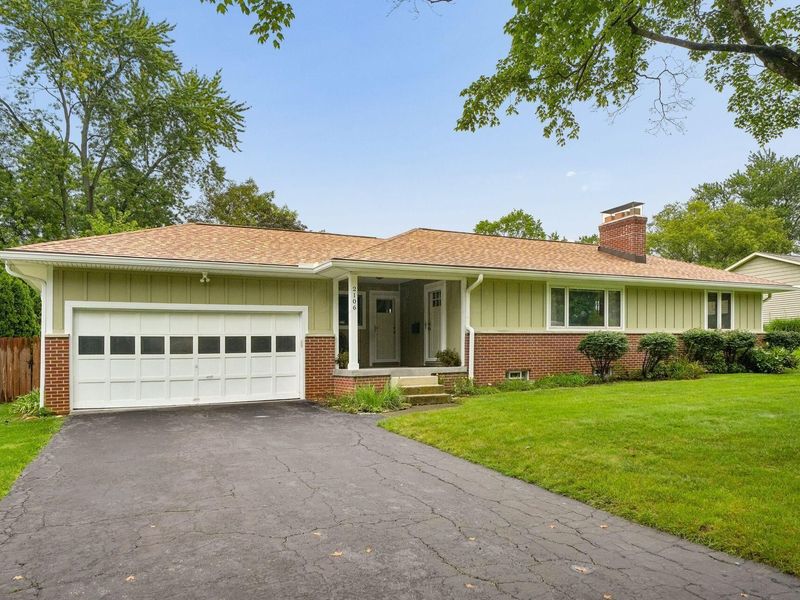 2106 Springhill Drive, Columbus, OH 43221 Photo 2