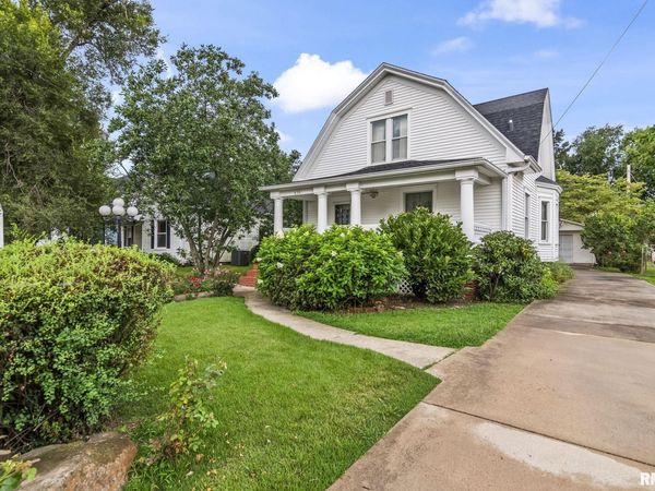 438 N 7TH Street, Auburn, IL 62615