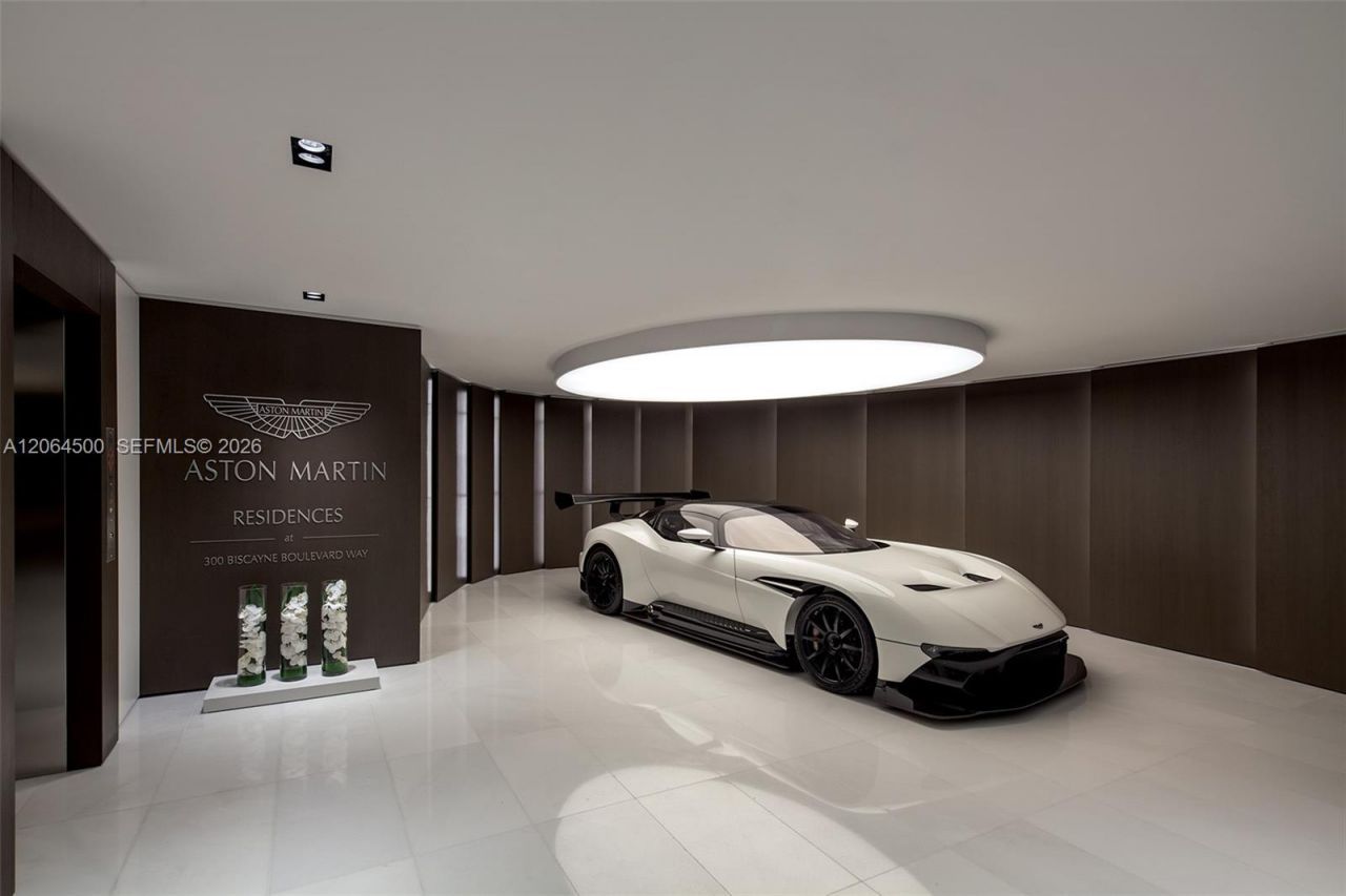 300 Biscayne Blvd Way , Unit 6301, Miami, FL 33131 Photo