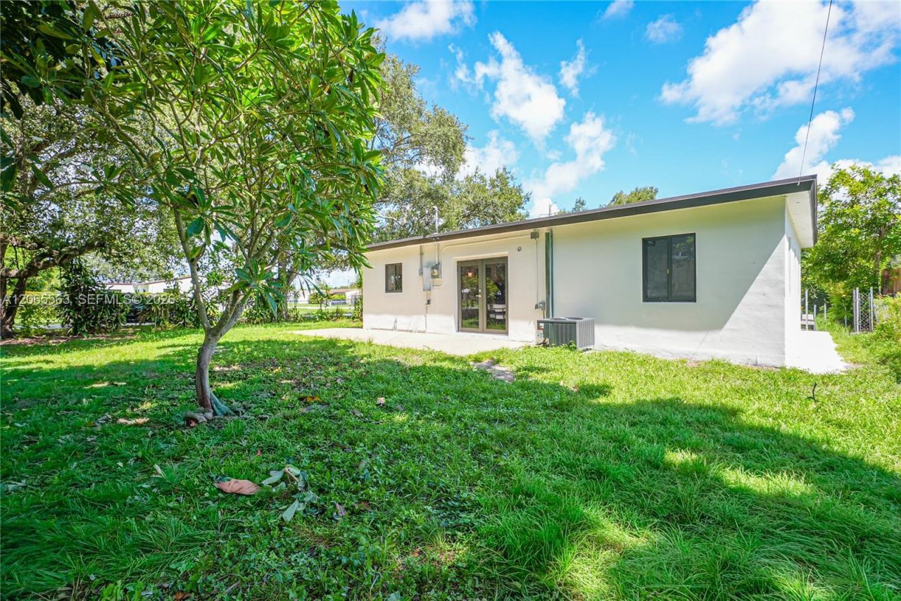 6336 Garfield St , Hollywood, FL 33024 Photo