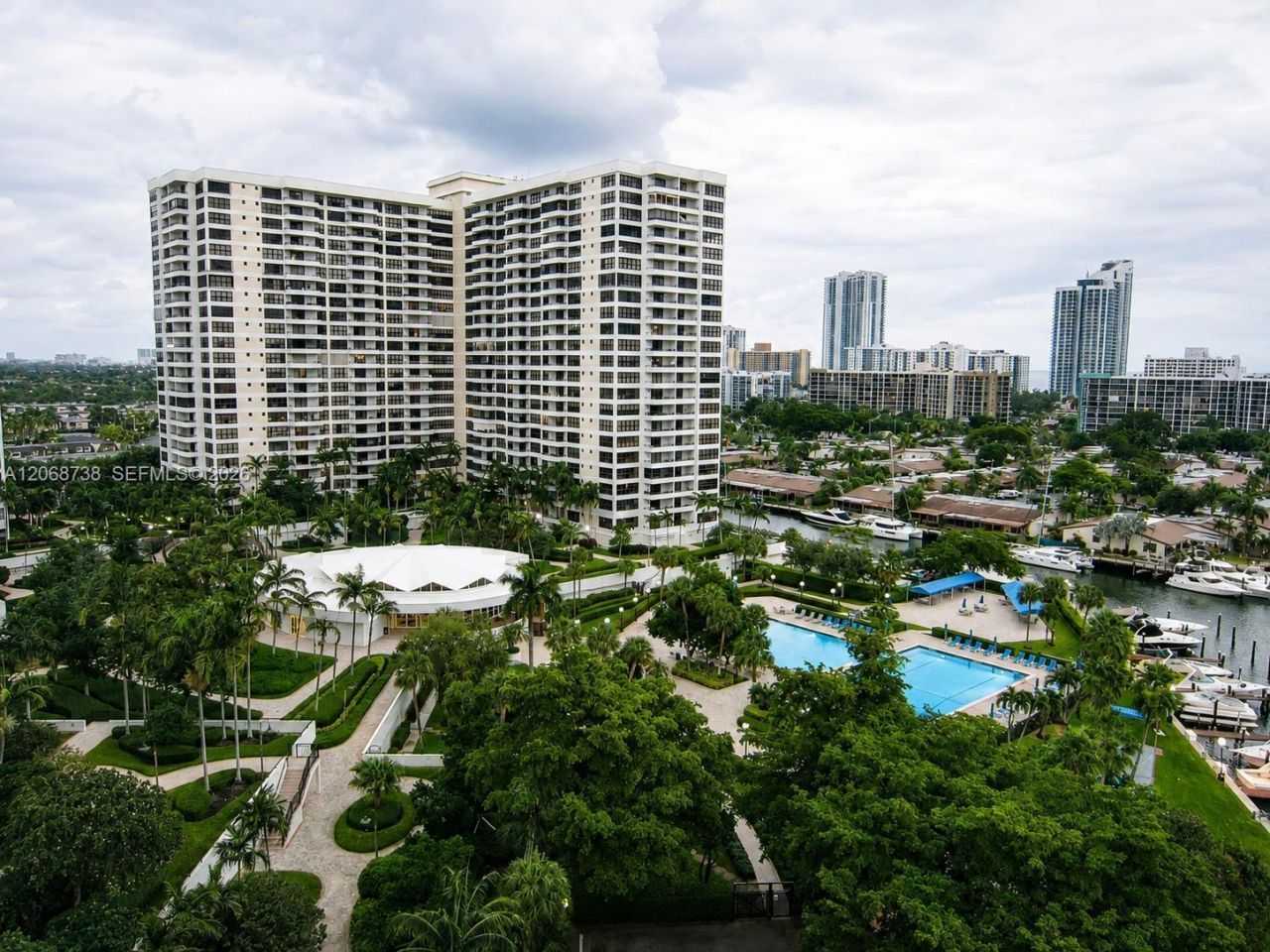 500 Three Islands Blvd , Unit 918, Hallandale Beach, FL 33009 Photo