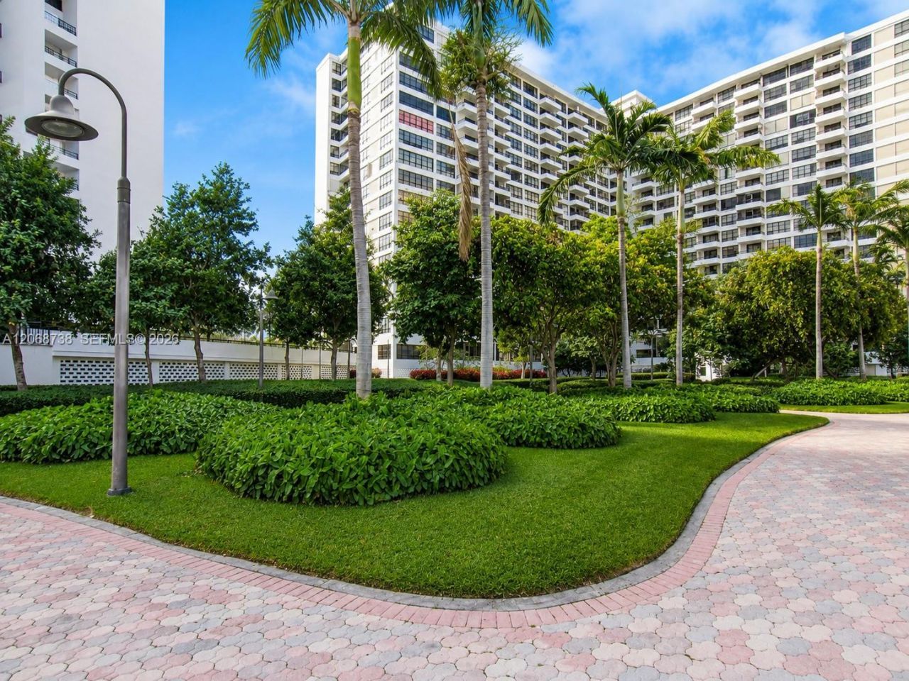 500 Three Islands Blvd , Unit 918, Hallandale Beach, FL 33009 Photo