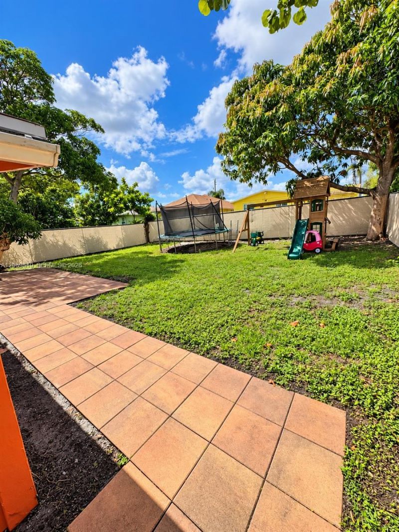 1281 W 35th St, Riviera Beach, FL 33404 Photo