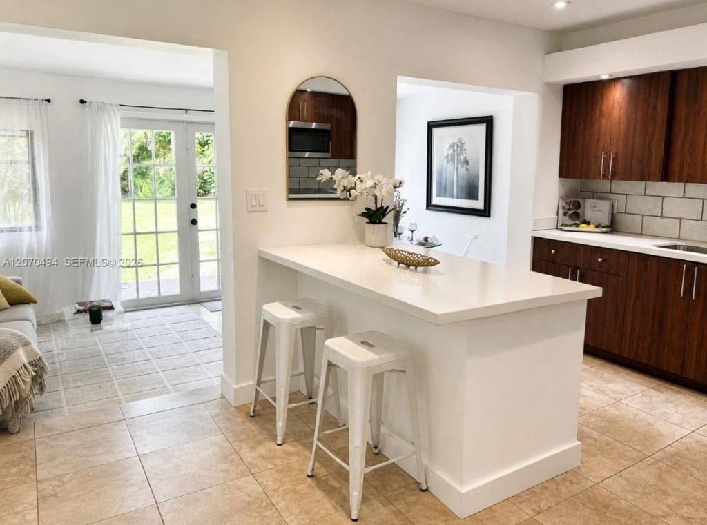 585 NE 121st St, North Miami, FL 33161 Photo