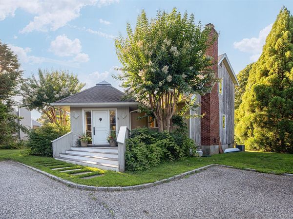 33 Hilltop Road , Southampton, NY 11968