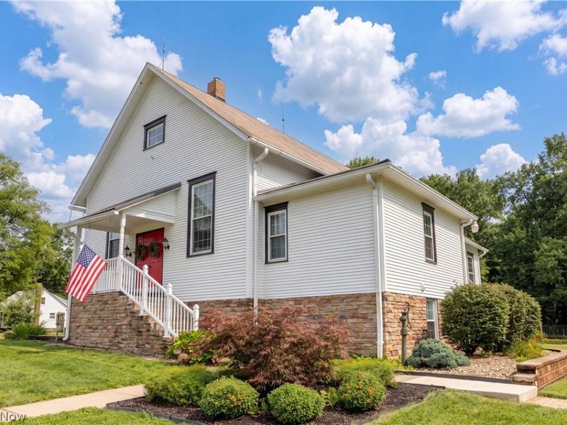 15710 Cenfield Street NE, Alliance, OH 44601 Photo 2