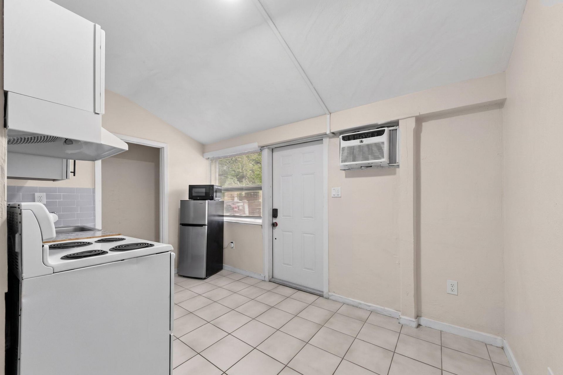 1602 S 17th Avenue, Unit 1-3, Hollywood, FL 33020 Photo