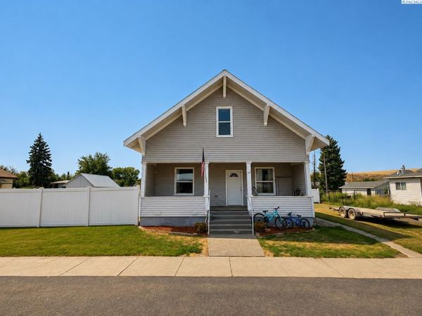 309 G St., Endicott, WA 99125