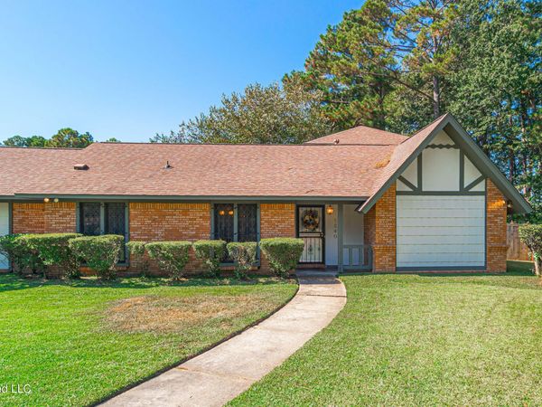 1240 Scots Glen, Jackson, MS 39204