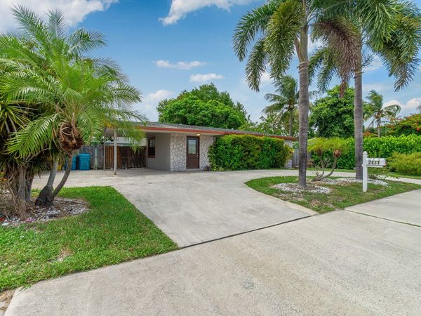 2831 N Seacrest Boulevard, Unit A, Boynton Beach, FL 33435