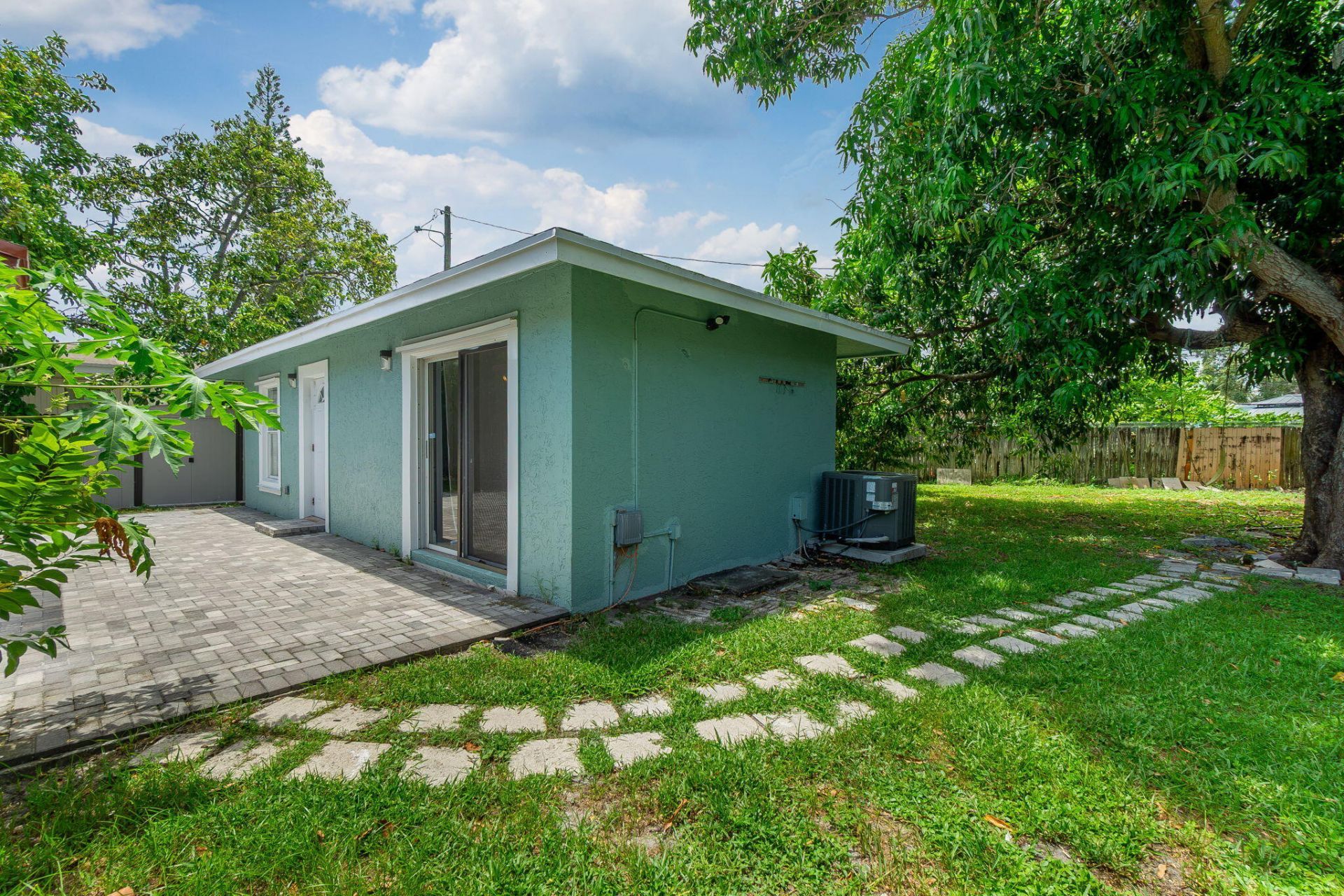 2831 N Seacrest Boulevard, Unit A, Boynton Beach, FL 33435 Photo