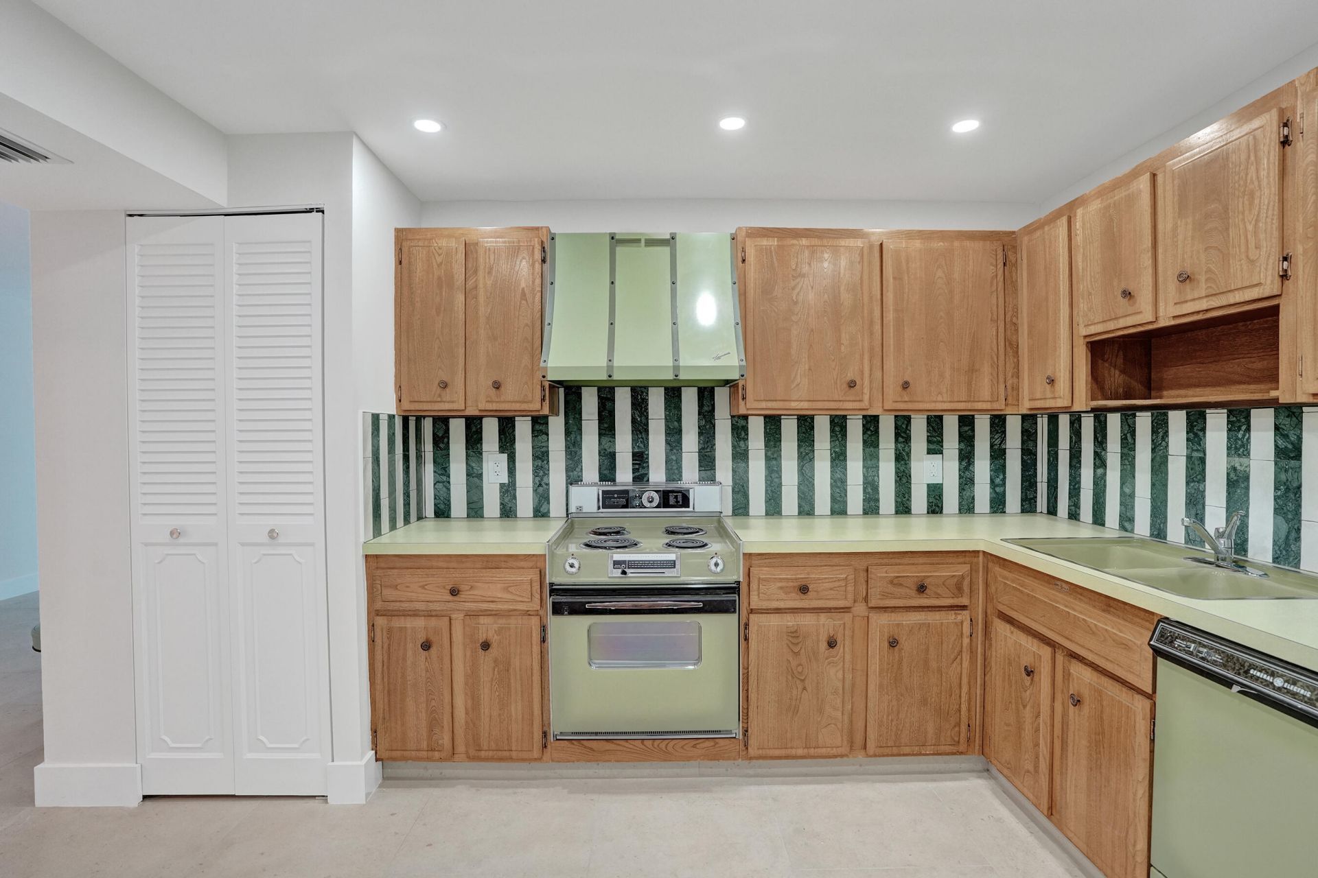 1360 S Ocean Boulevard, Unit 1202, Pompano Beach, FL 33062 Photo
